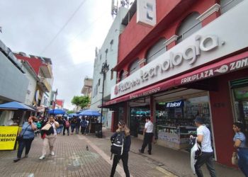Realizan tabasqueños sus actividades cotidianas con absoluta tranquilidad