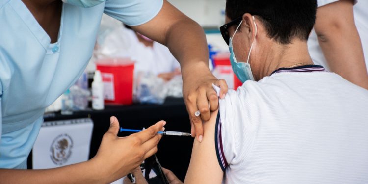 Invita SESA a vacunarse para prevenir enfermedades