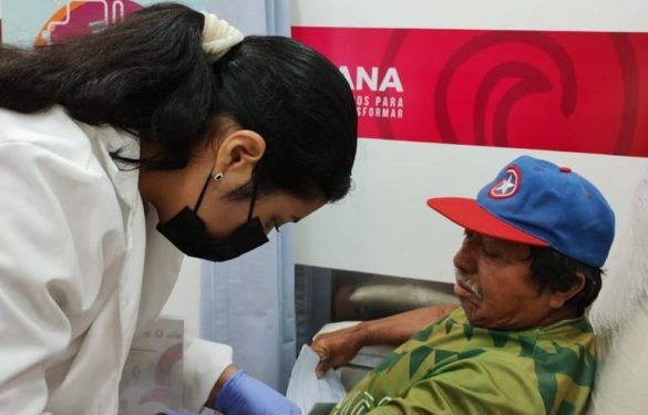Ofrecen Caravanas de Salud servicios médicos y vacunación