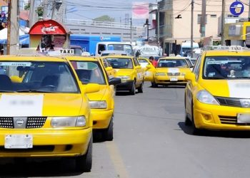 Denuncian cobro excesivo por servicio de taxista en Villahermosa