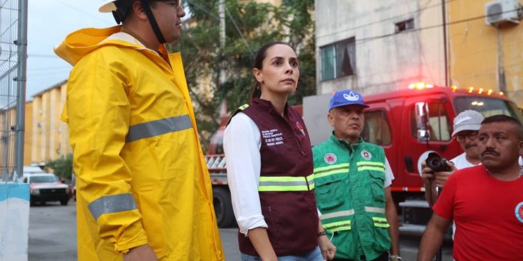 Responde dependencias municipales a reportes ocasionadas por fuertes vientos