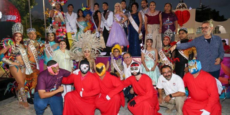 Arranca «Carnaval Cancún 2024» con quema del mal humor y gran baile