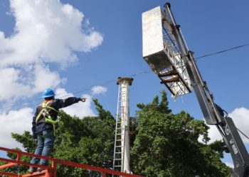 Avanza retiro de espectaculares en BLVD. Colosio