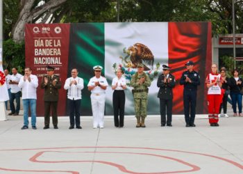 Refuerza gobierno municipal orgullo por la bandera mexicana