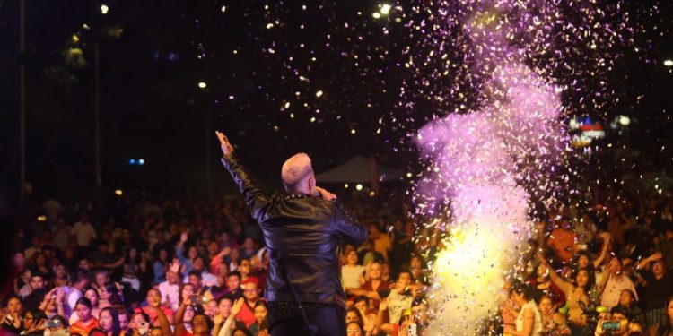 Grupo Cañaveral anima a cancunenses en el Carnaval 2024