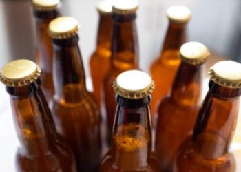 Operativo de la SSPC clausura punto de venta clandestina de alcohol cerca del Parque Juárez