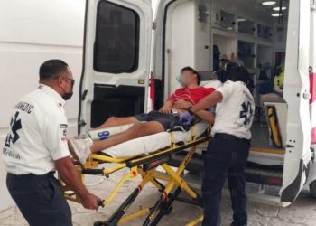 Joven llega en busca de ayuda en la Plaza Héroes; asegura haber sido víctima de secuestro y abuso en Cancún