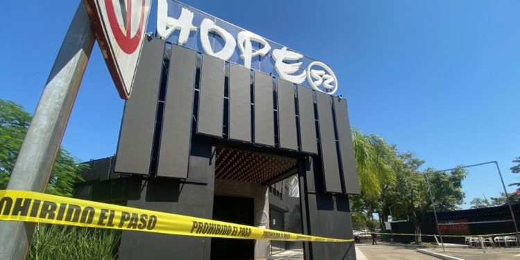 Tres detenidos por ataque en antro portaban arma de uso exclusivo del Ejército: Gobernador