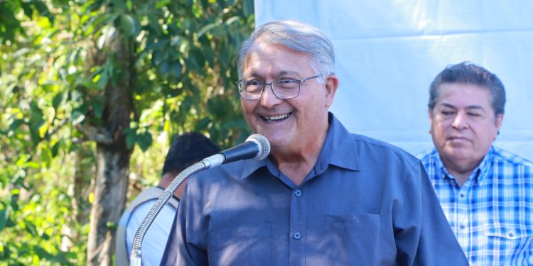 ¡Comalcalco se sigue transformando! Gobierno municipal pone en marcha obra de ampliación de red eléctrica