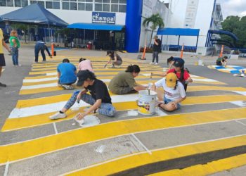Realizan ganadores proyecto «Urbanismo Geométrico» en paso peatonal en Centro