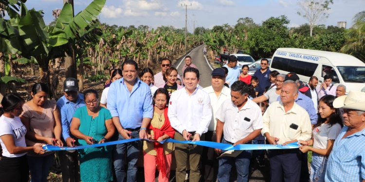 Gobierno de Cunduacán entrega obra en Miahuatlán 1ra