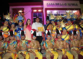 Disfrutan jalapanecos presentación de la Reina y Rey del Carnaval Jalapa 2024