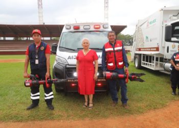Dota Pemex de dos recolectores basura, una ambulancia y 2 quijadas de la vida a Paraíso