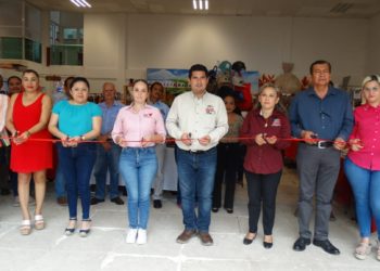 Inaugura Alcalde de Jalapa Expo del Día del Amor y la Amistad 2024