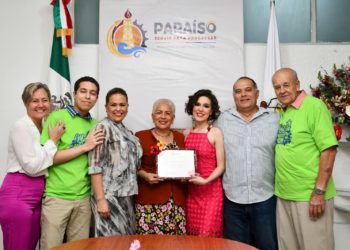 Recibe María Gamboa Herrera nombramiento como embajadora de Paraíso