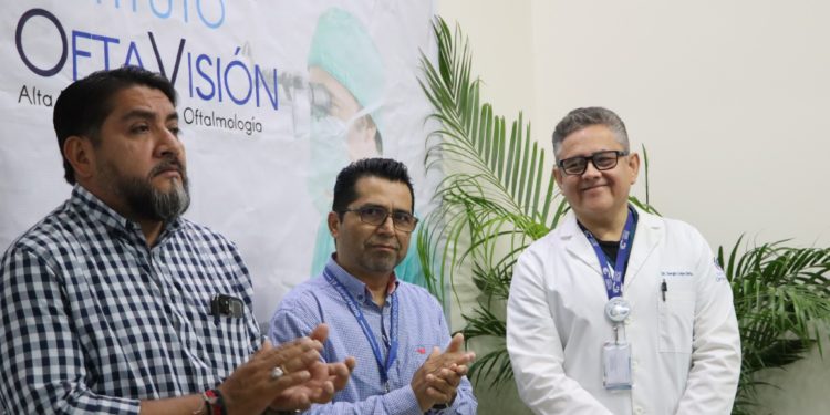 Gobierno de Comalcalco apertura el programa de apoyo de cirugía de la vista