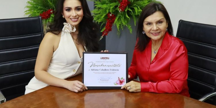 Recibe Adriana Caballero Fridstein su registro para representar a Centro en la Feria 2024