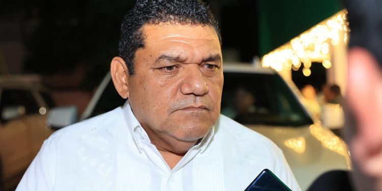 Javier May defiende al gobierno ante críticas por inseguridad