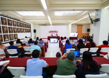 Capacitan y actualizan a Enlaces de Mejora Regulatoria de Centro