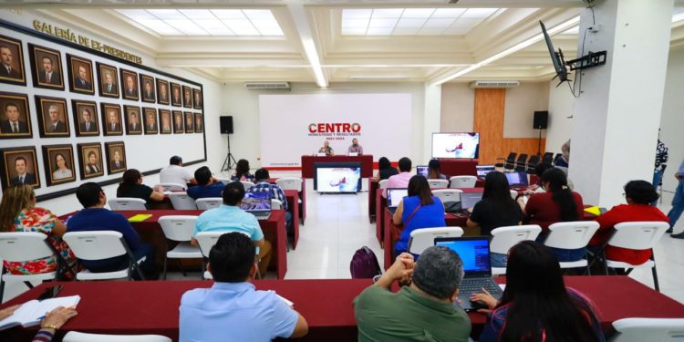 Capacitan y actualizan a Enlaces de Mejora Regulatoria de Centro