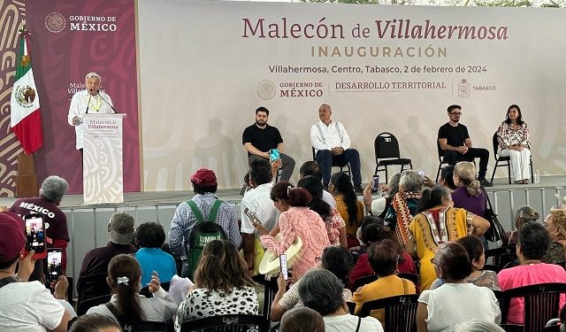 Inaugura AMLO nuevo Malecón de Villahermosa; cumple compromiso y hace realidad un sueño