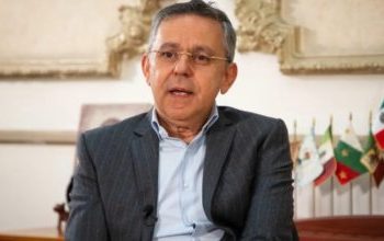 Renuncia César Yañez a la Segob