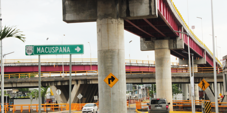 Colonos de la Magisterial expresan su descontento con el Distribuidor Vial de Avenida Universidad