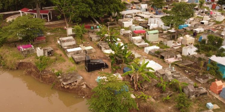 En semanas iniciaría reubicación de bóvedas en panteón de El Cedral: Centro