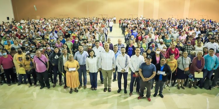 “Por Una Vivienda Digna” transformará vida de 3,210 familias de bajos recursos: Carlos Merino