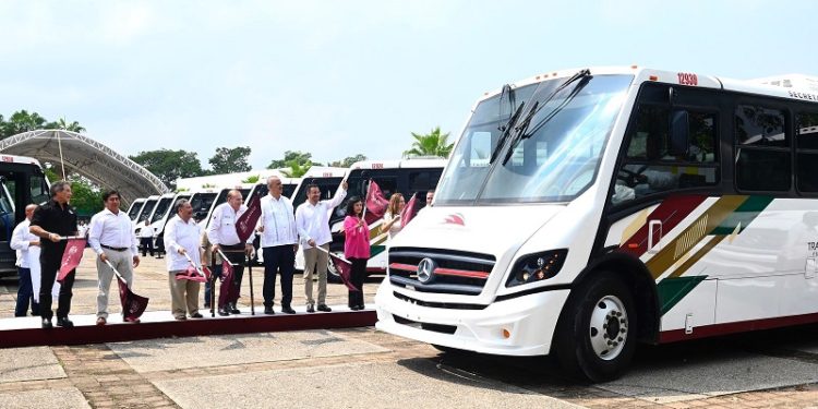 Dejaremos transporte público moderno, seguro y eficiente: Carlos Manuel Merino