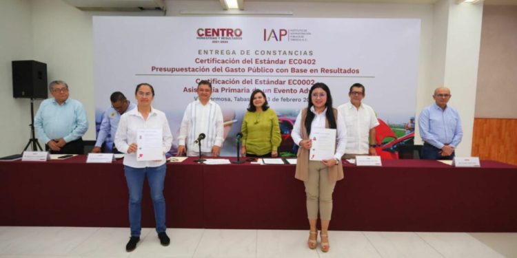 Fortalece Centro atención a ciudadanos con certificación de servidores públicos