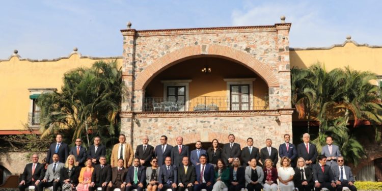 Intercambia titular de SECOES experiencias a nivel nacional sobre combate a la corrupción