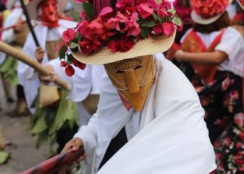 Realizan tercer recorrido de la Danza del Pochó, en Carnaval Tenosique 2024