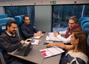 En Tren Maya, Mara Lezama y Zoé Robledo sostienen mesa de trabajo en temas de salud para Quintana Roo