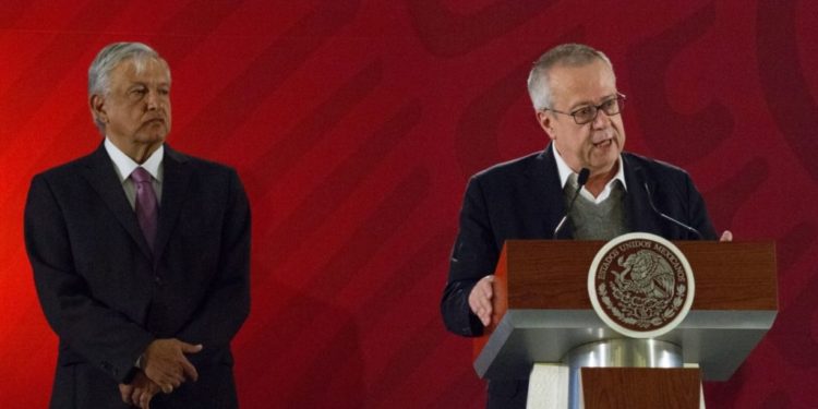 AMLO lamenta la muerte de Carlos Manuel Urzúa, exsecretario de de Hacienda