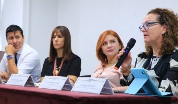 Presentan libro sobre cuidados en el campo del cáncer en México