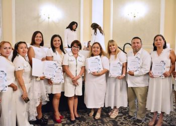 Se gradúan docentes de diplomados de educación especial
