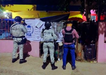 Detiene FGE y Guardia Nacional a tres personas durante un cateo en Solidaridad