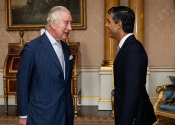 Rey Carlos III vuelve a sus labores tras ser diagnóstico de cáncer