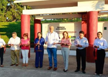 Inaugura Carlos Merino parada inteligente, autosustentable y segura