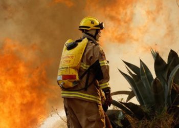 Suman a 99 fallecidos tras incendios en Chile