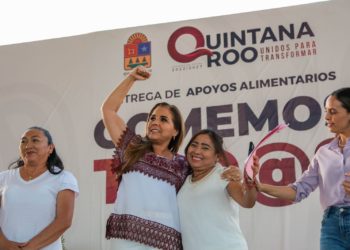 Entrega Mara Lezama más de mil nuevas tarjetas de programa Comemos Tod@s en Cancún