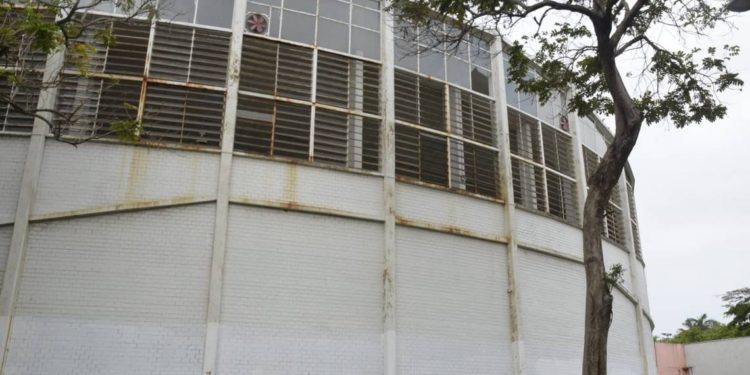 Avanza remodelación del Palacio de los Deportes en Villahermosa
