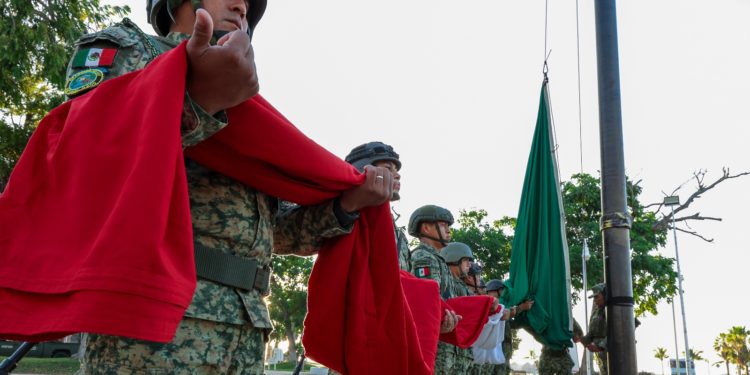 Realizan en Chetumal la ceremonia cívica por el 107 aniversario de la Promulgación de la Carta Magna