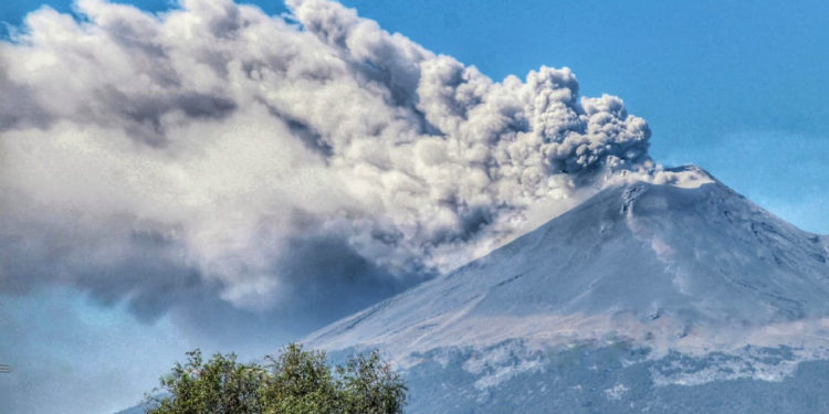 Volcán Popocatépetl se encuentra en fase 2; piden a la población evitar la zona