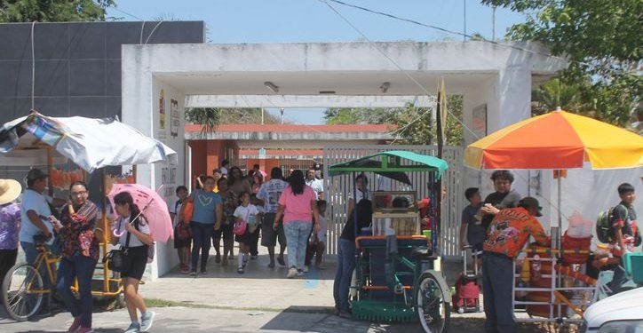 Exhortan a padres de familia a cuidar planteles de Cancún para evitar robos en semana santa