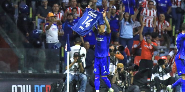 Cruz azul le dedica un gol a José Armando, niño que padece leucemia