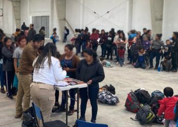 INM rescata a 226 migrantes dentro de un trailer en Coahuila