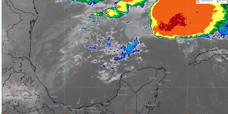Prevén cielo medio nublado a nublado con lluvias puntuales en Quintana Roo