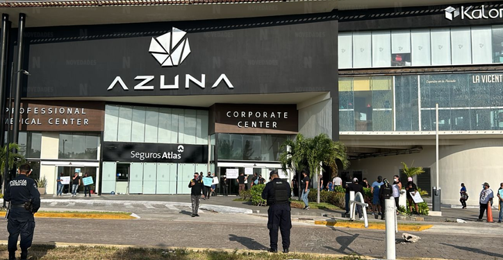 Trabajadores de Uber se manifiestan para exigir seguridad tras agresiones perpetradas por taxistas de Cancún